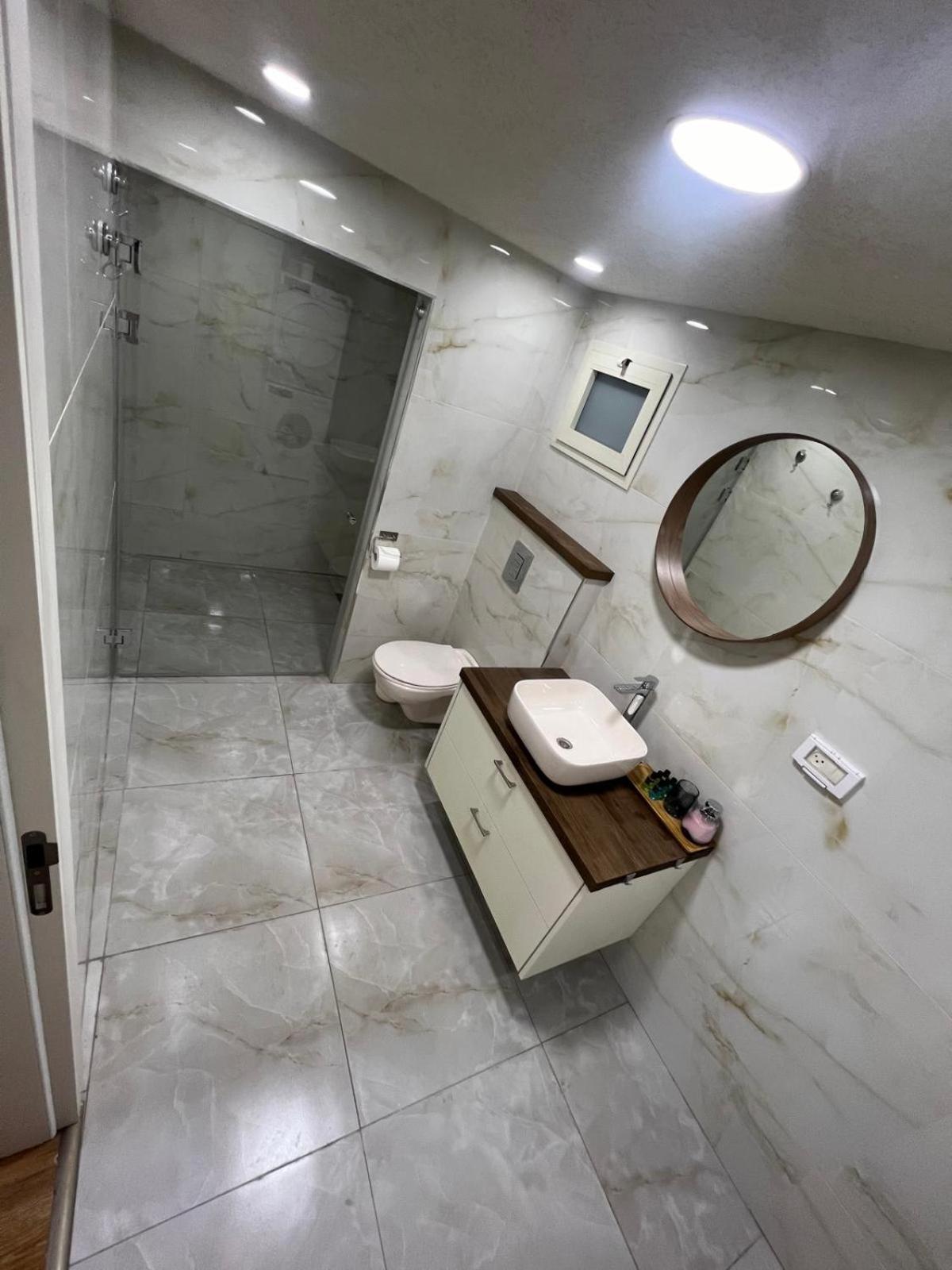 Johny'S Boutique Apartment Хайфа Экстерьер фото