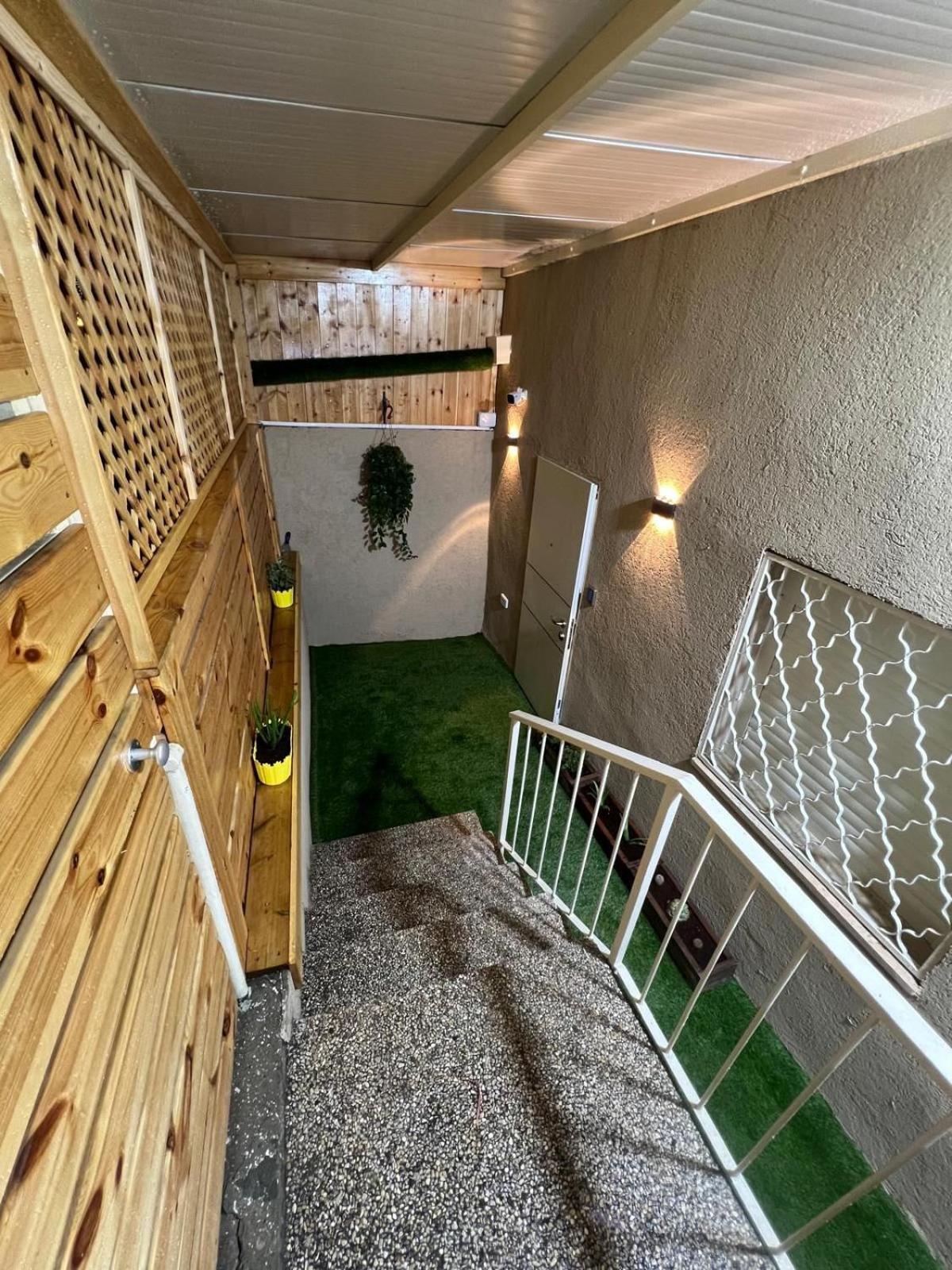 Johny'S Boutique Apartment Хайфа Экстерьер фото